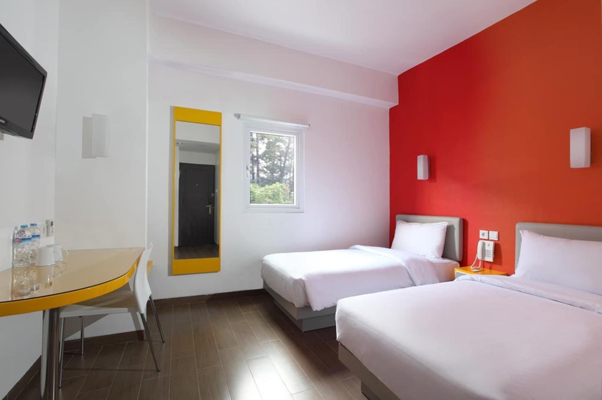 Amaris Hotel Cihampelas Бандунг Экстерьер фото