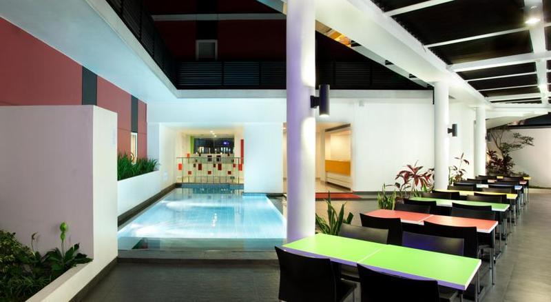 Amaris Hotel Cihampelas Бандунг Экстерьер фото